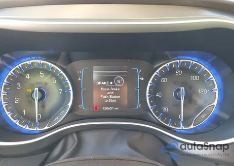 2017 Chrysler Pacifica Touring z USA, uszkodzony, nr VIN 2C4RC1DG5HR529201